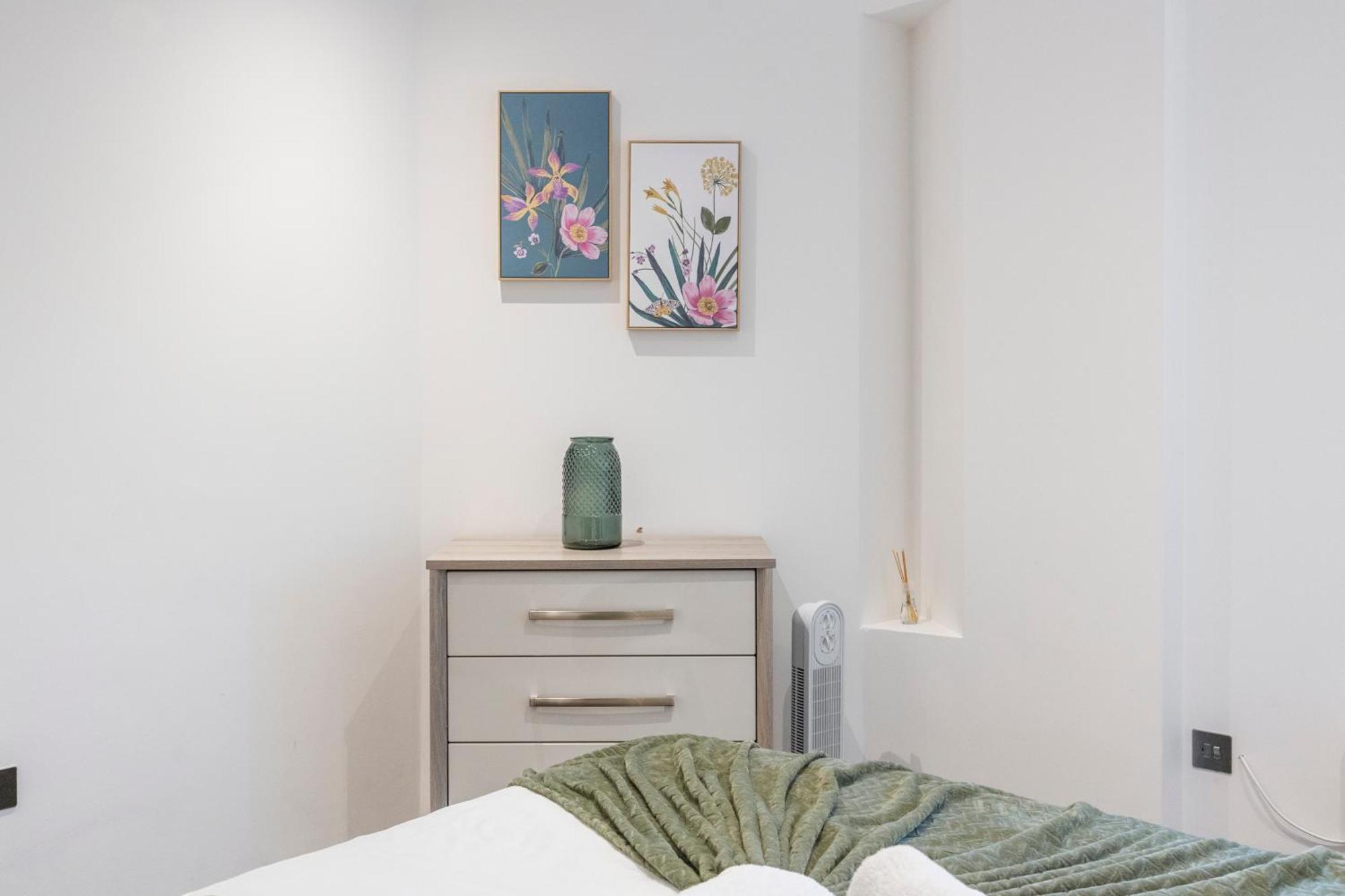 Bright And Spacious Apartment - Excellent Location 런던 외부 사진