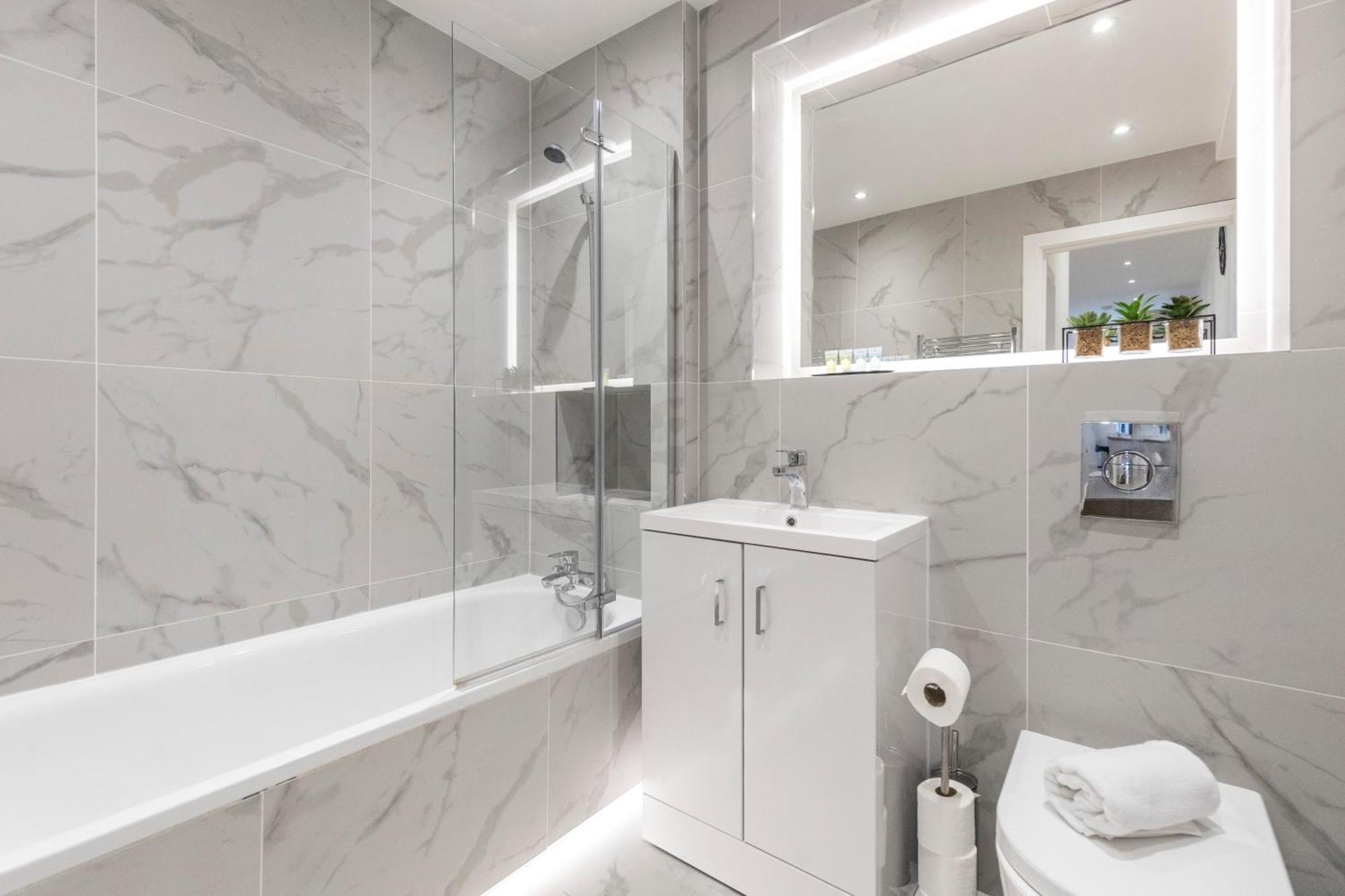 Bright And Spacious Apartment - Excellent Location 런던 외부 사진